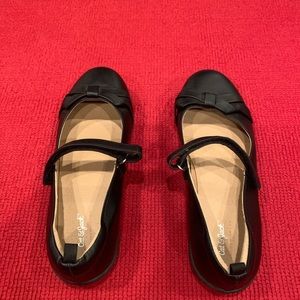 Cat & Jack black Mary Jane shoes, worn once! Size kid 3